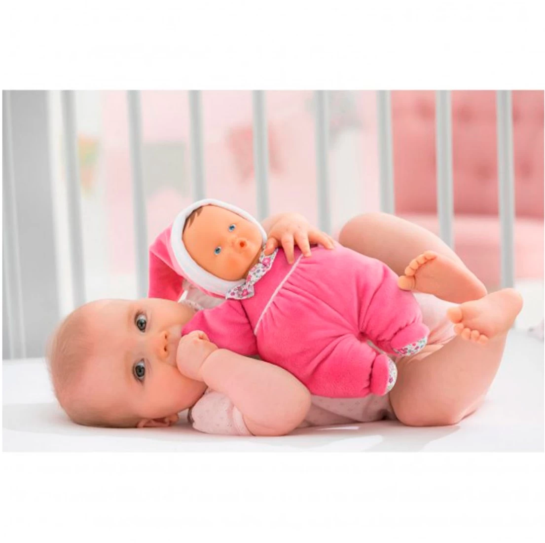 Corolle Mon Doudou Babipouce 1001 Blume / Extra Weiche Weichkörperpuppe Mit Vanilleduft / Namensetikett / Waschbar / 28cm / Für Kinder Ab Den Ersten Lebensmonaten Geeignet 4 Corolle Mon Doudou Babipouce 1001 Blume / Extra Weiche Weichkörperpuppe Mit Vanilleduft / Namensetikett / Waschbar / 28cm / Für Kinder Ab Den Ersten Lebensmonaten Geeignet – Bild 4